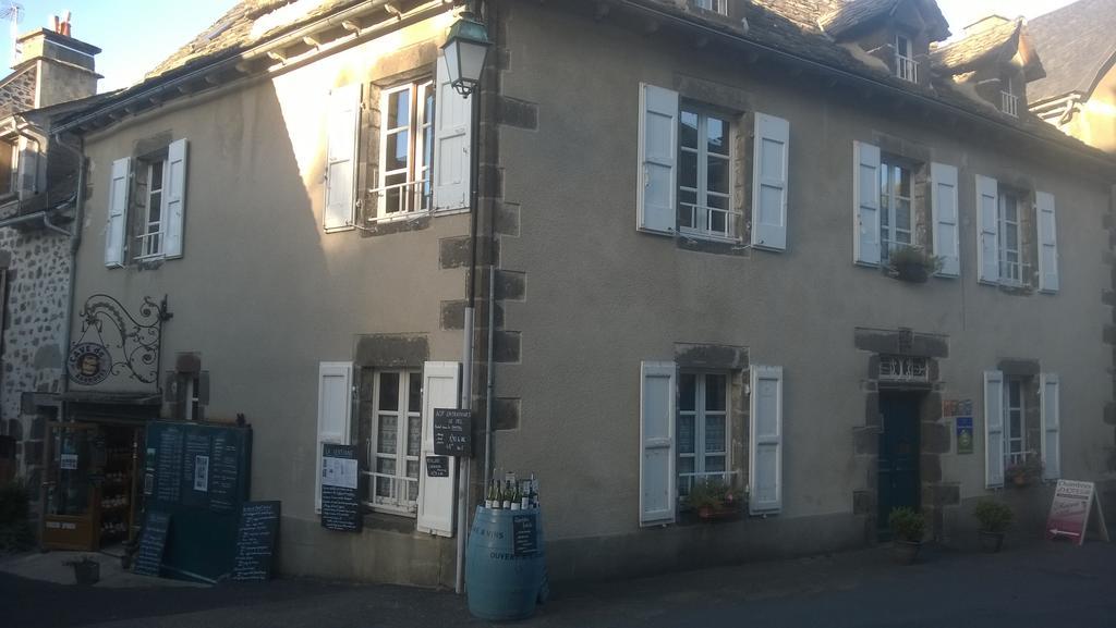 Chambre D'Hotes La Maison De Barrouze Bed & Breakfast Salers Luaran gambar